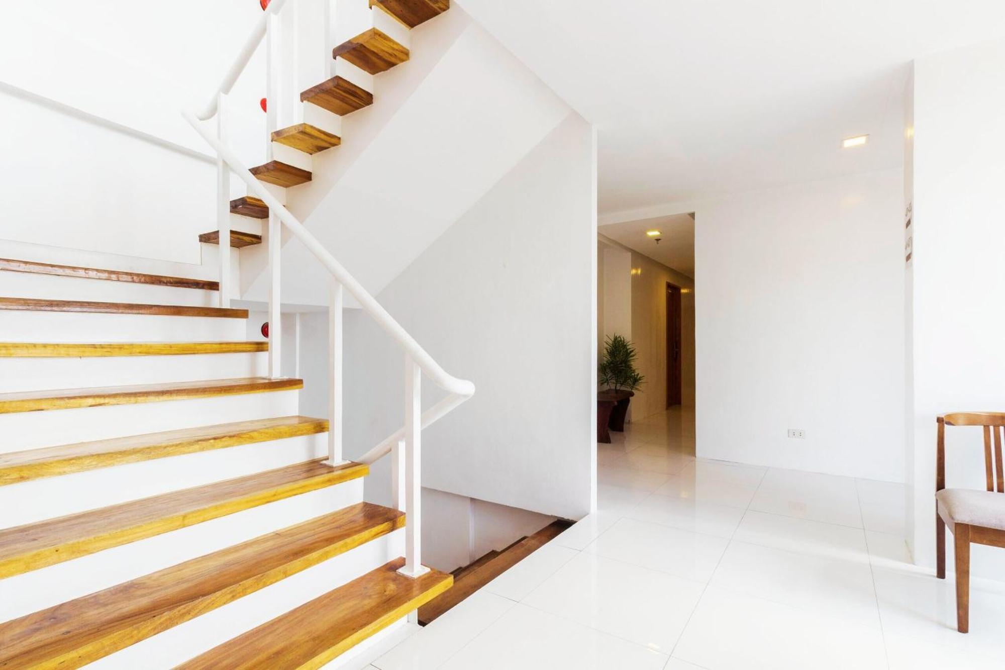 Tely'S Bed & Breakfast Iloilo Powered By Cocotel Екстер'єр фото