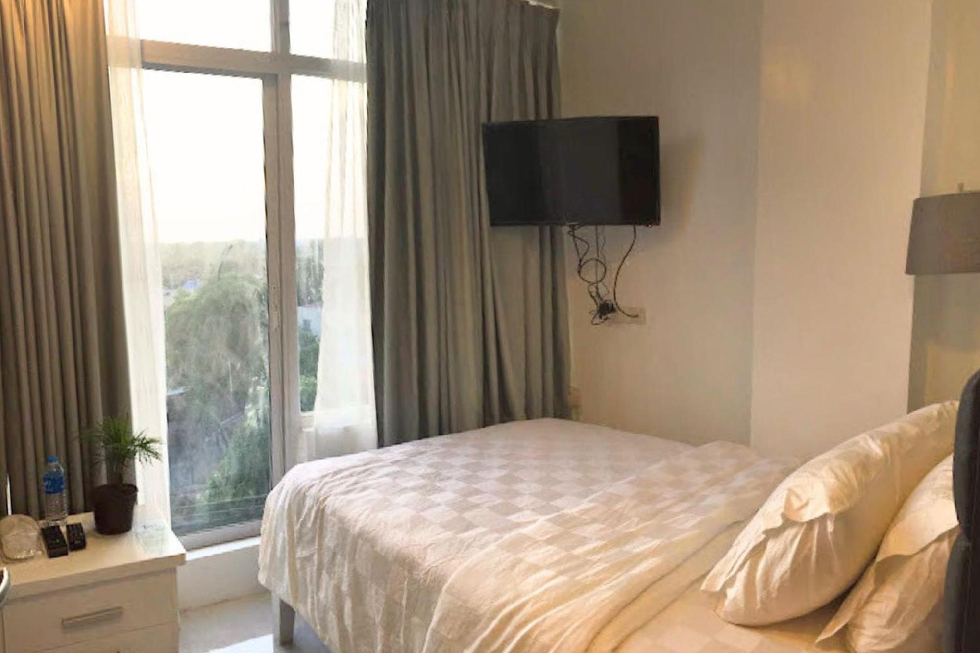 Tely'S Bed & Breakfast Iloilo Powered By Cocotel Екстер'єр фото