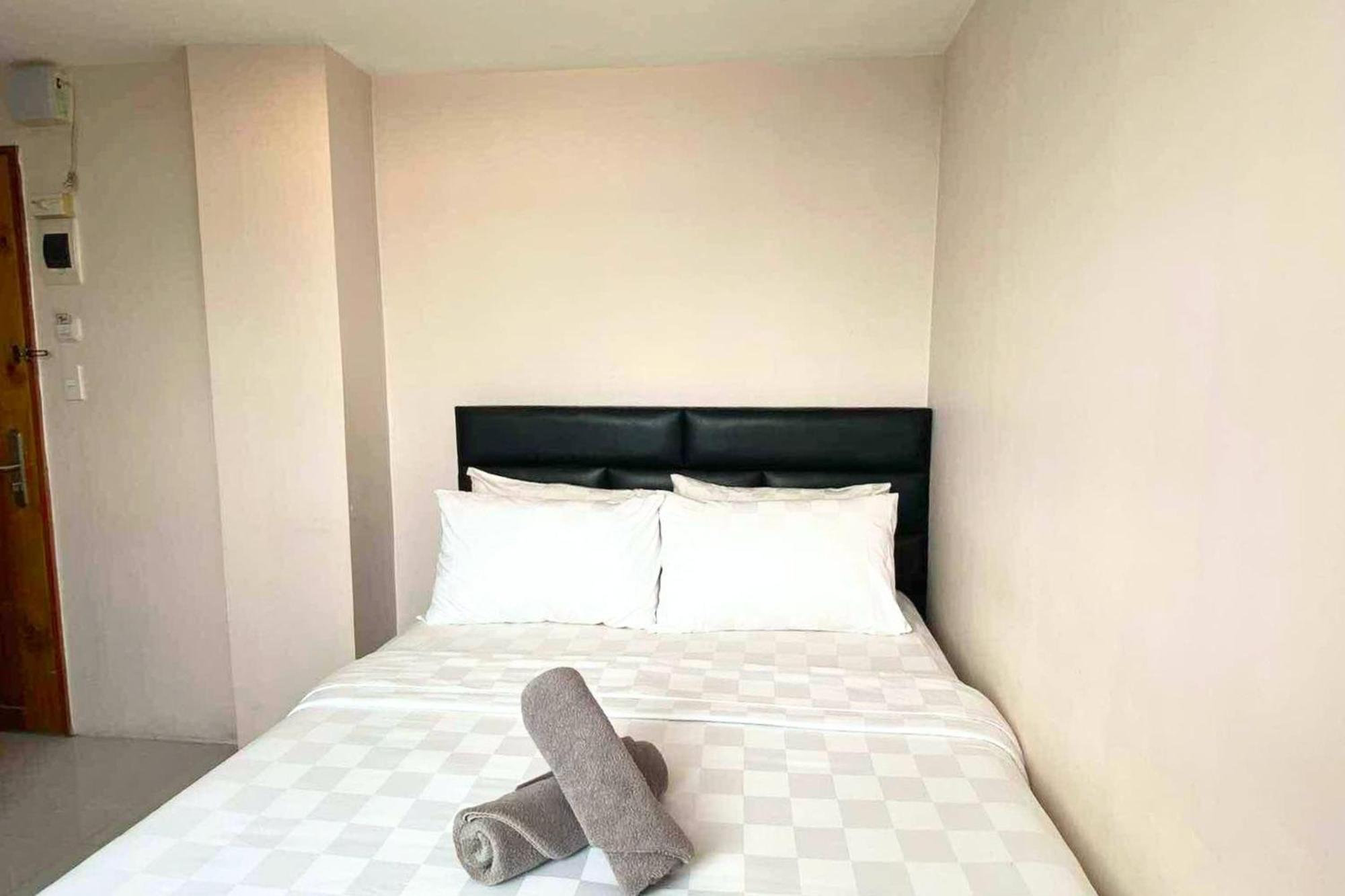 Tely'S Bed & Breakfast Iloilo Powered By Cocotel Екстер'єр фото