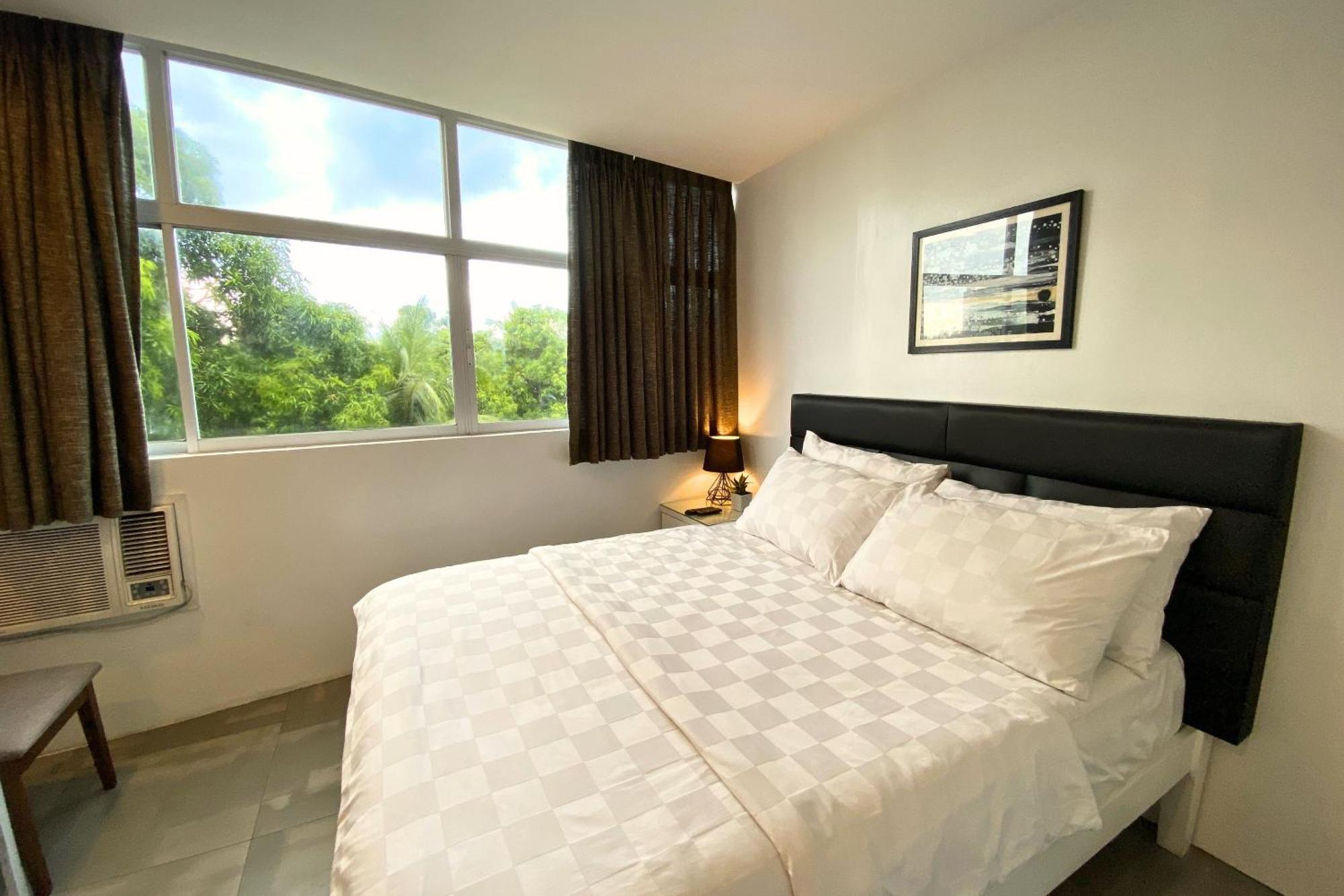 Tely'S Bed & Breakfast Iloilo Powered By Cocotel Екстер'єр фото